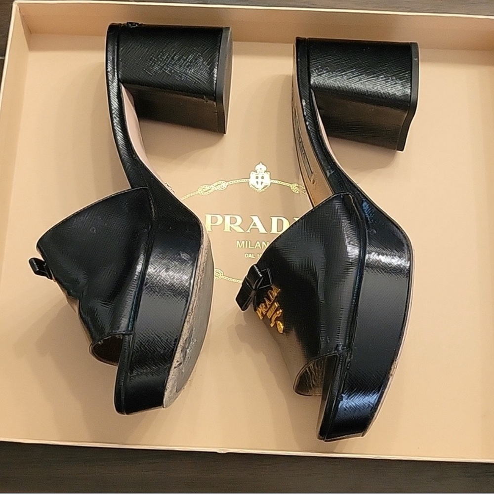 Prada shoes - Picture 2 of 4